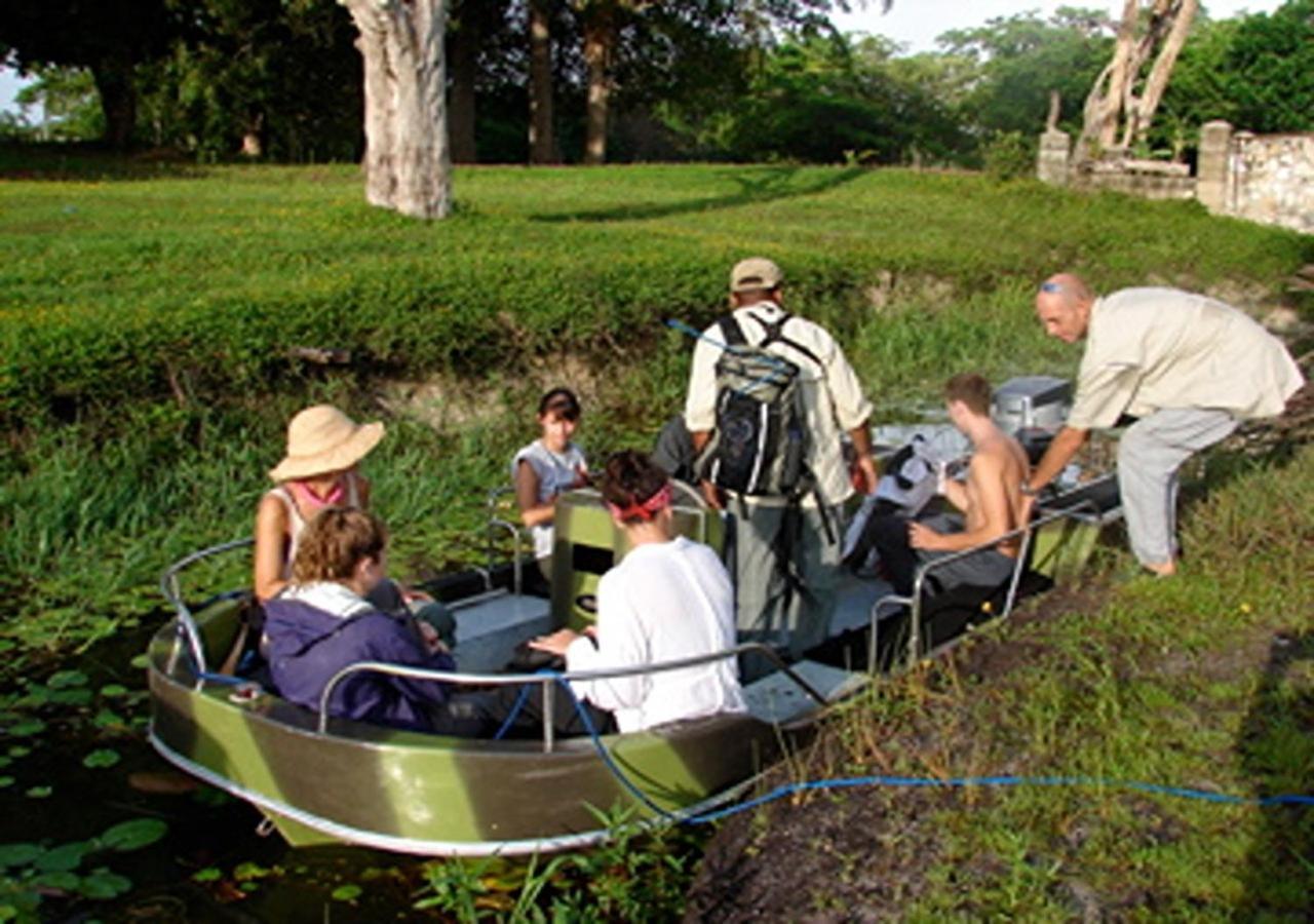 Crooкed Tree Lodge Belize Crooked Tree Экстерьер фото