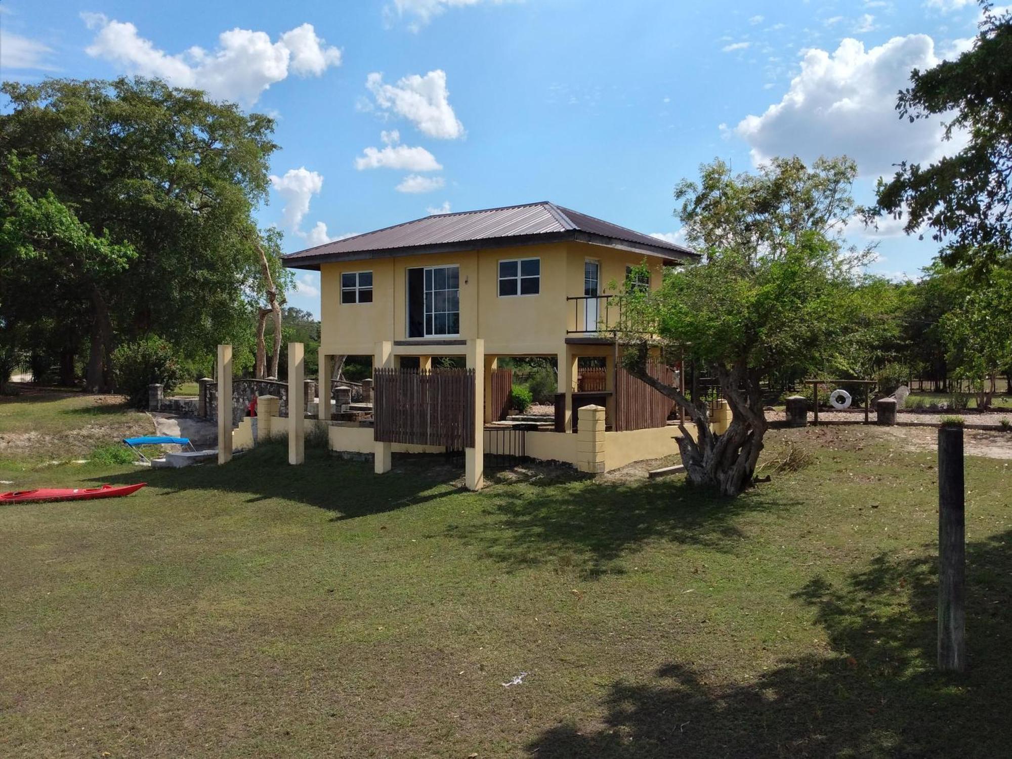 Crooкed Tree Lodge Belize Crooked Tree Экстерьер фото